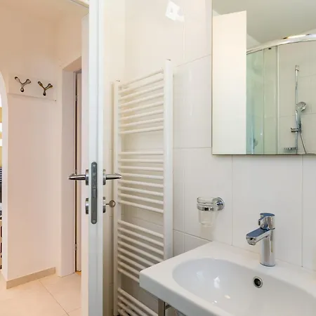 Daisy In A Quiet Location Lejlighed Baška