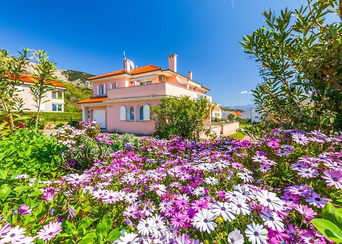 Apartmán Daisy In A Quiet Location *