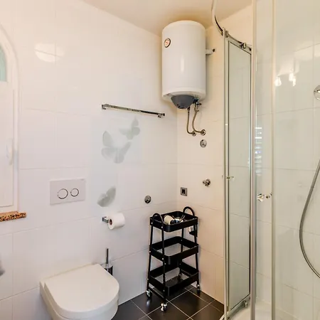 Daisy In A Quiet Location Apartament *