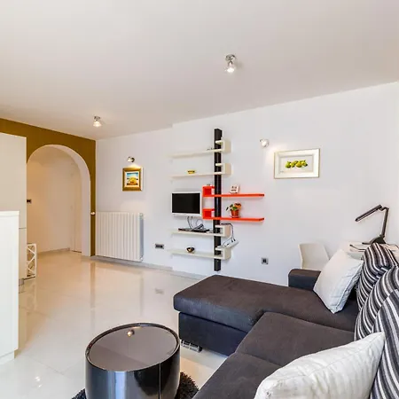 Daisy In A Quiet Location Apartament